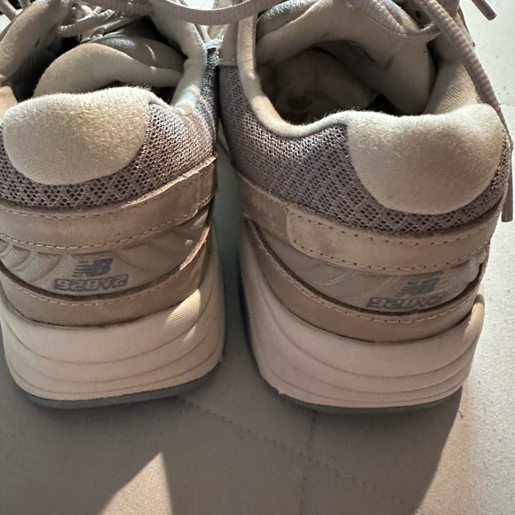 New Balance Taupe and Gray Walking Shoes - Picture 10 of 11